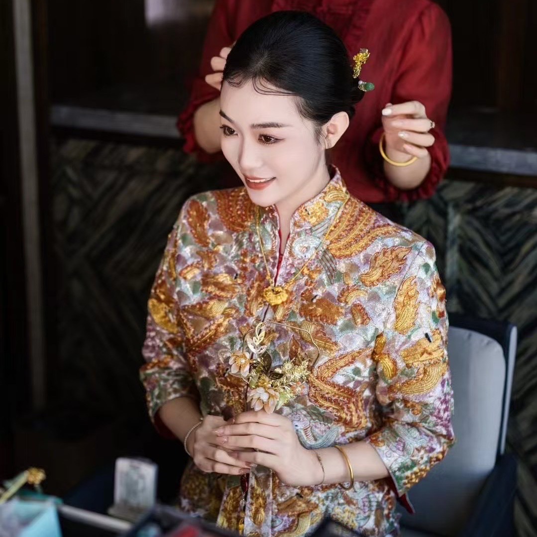 龙凤褂上头仪式穿什么？梳头开脸与出门褂的流程衔接