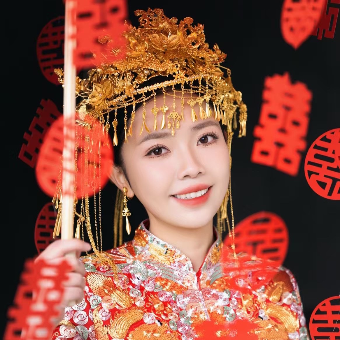非遗工艺揭秘：手工刺绣如何成就龙凤褂的千年奢华