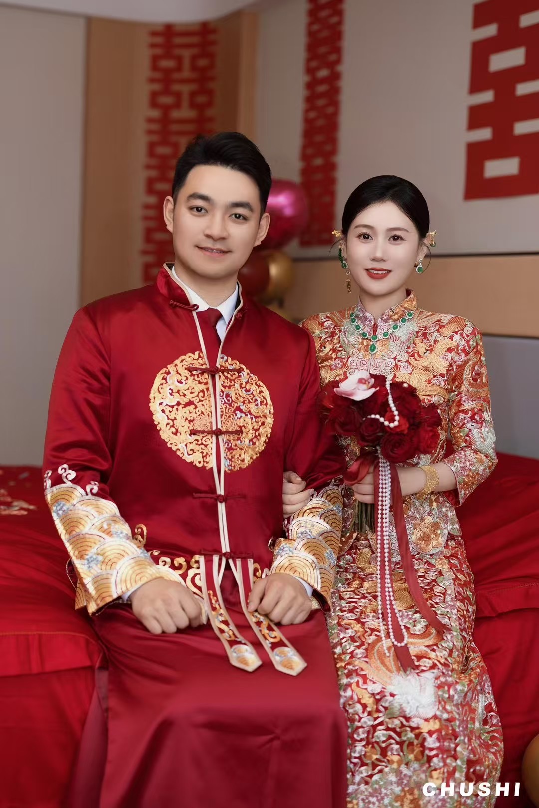 手工刺绣龙凤褂为何珍贵?揭秘真正的百年手绣工艺