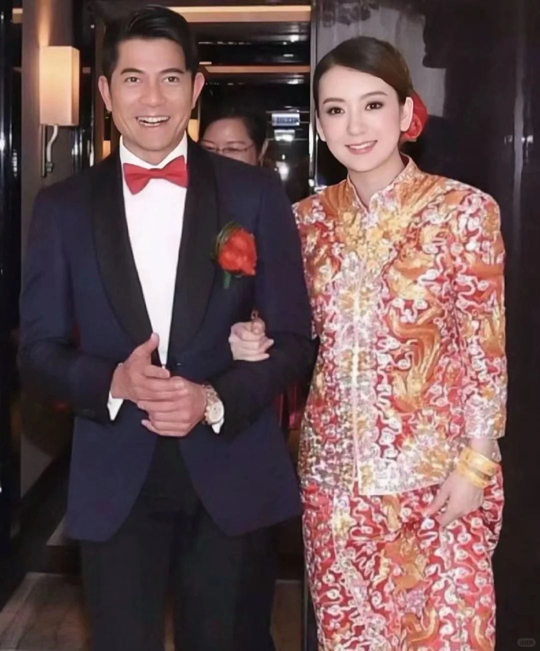 新郎穿什么配龙凤褂？中式出嫁的男装配色与款式思路
