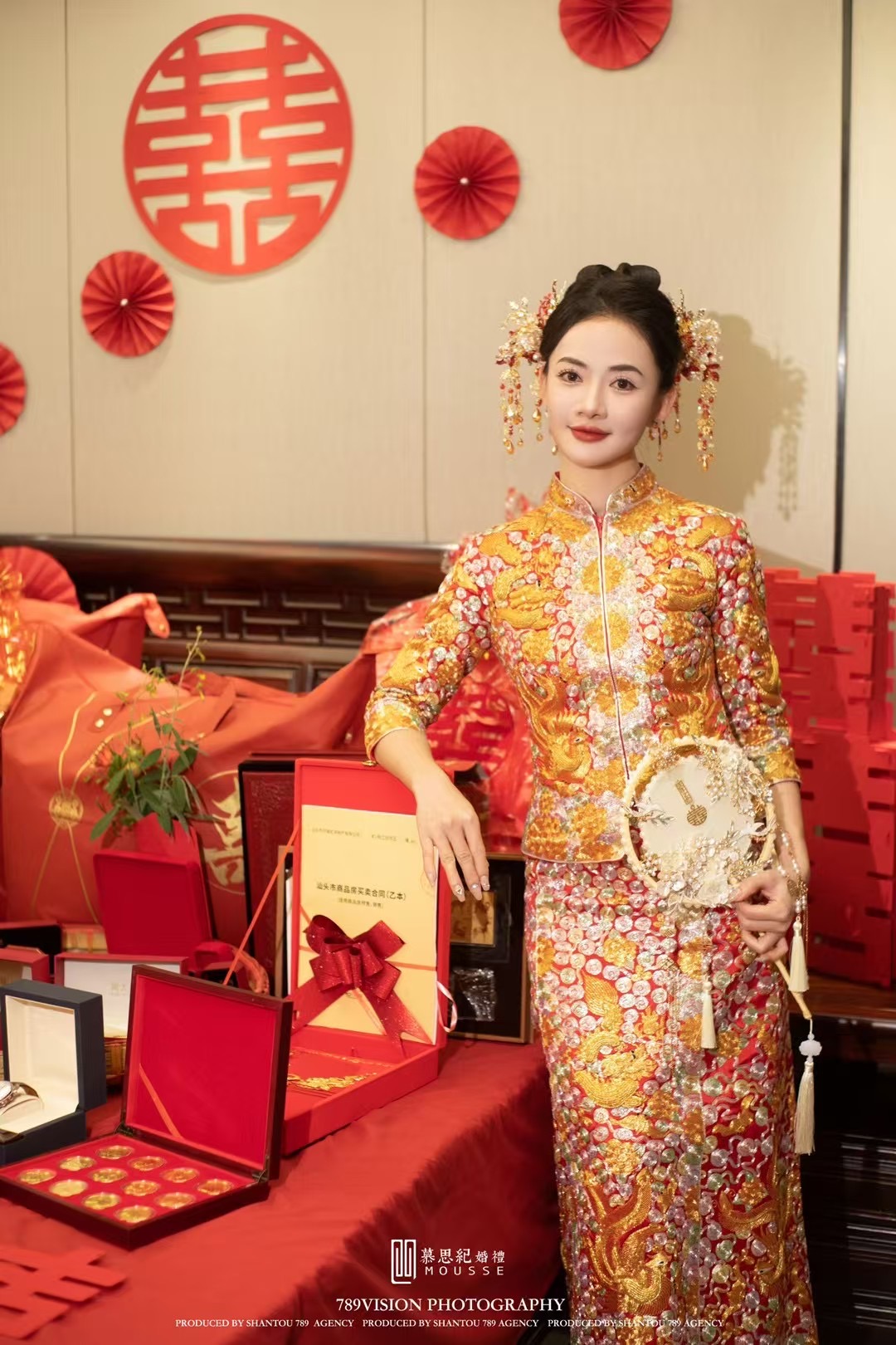 龙凤褂敬酒环节换什么?从出门褂到敬酒服的造型衔接