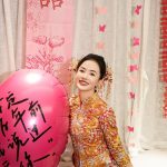 龙凤褂、秀禾服、马来褂傻傻分不清？本文从版型、刺绣、适合人群三维度详解三种中式嫁衣的区别，从褂皇褂后到秀禾服马来褂，助你根据身材和喜好选出最合适的嫁衣，广州喜悦龙凤褂提供全系列试穿。