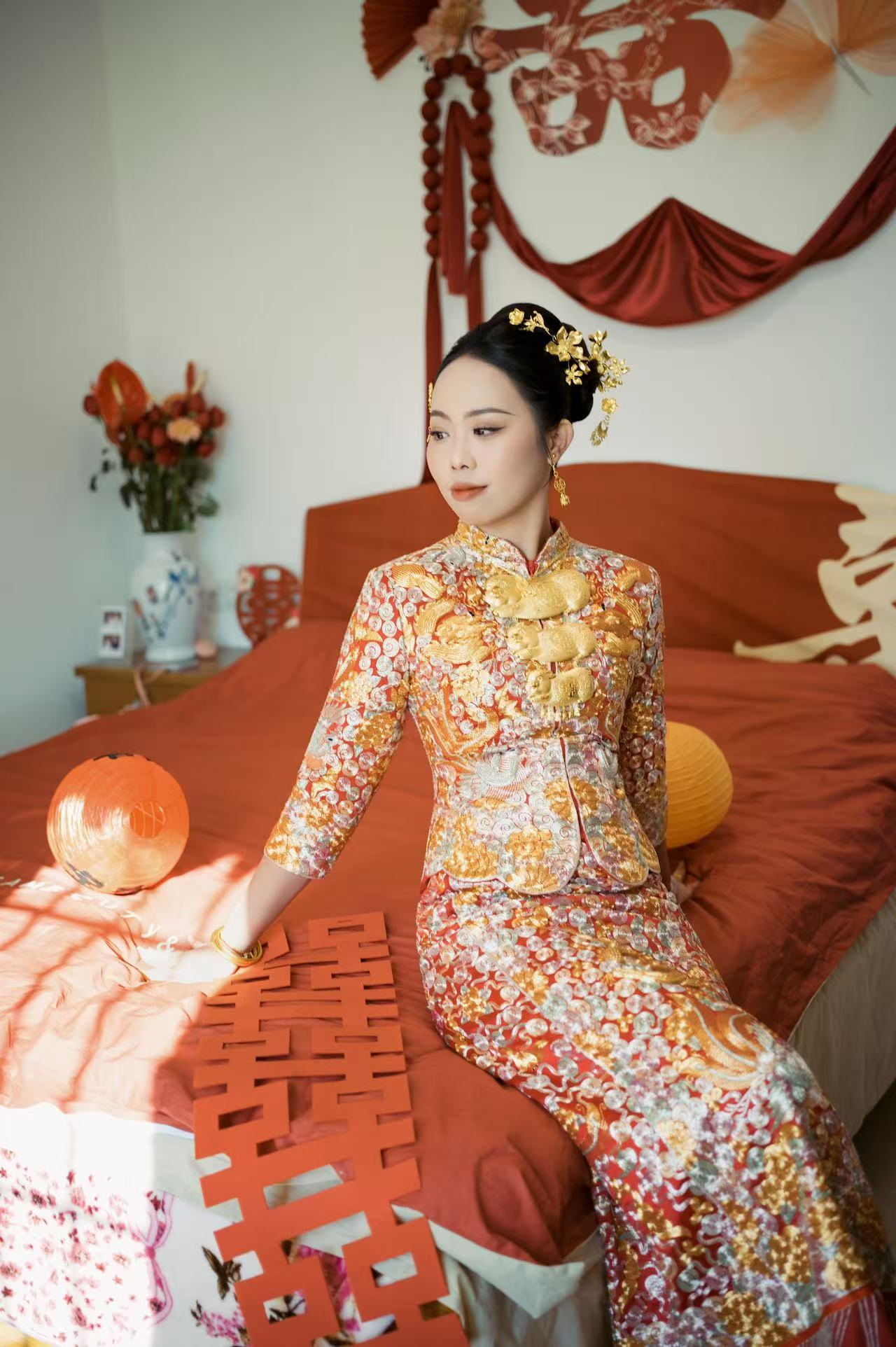 小个子新娘适合穿龙凤褂吗？选对大五福或中五福显高技巧