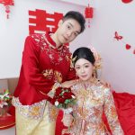 手工刺绣龙凤褂值得买吗？本文算清购买与租赁的经济账，详解褂皇、褂后等中式嫁衣的手工刺绣价值与二手折价情况，助你根据预算和传承需求做出明智选择，广州喜悦龙凤褂提供租赁与定制服务。