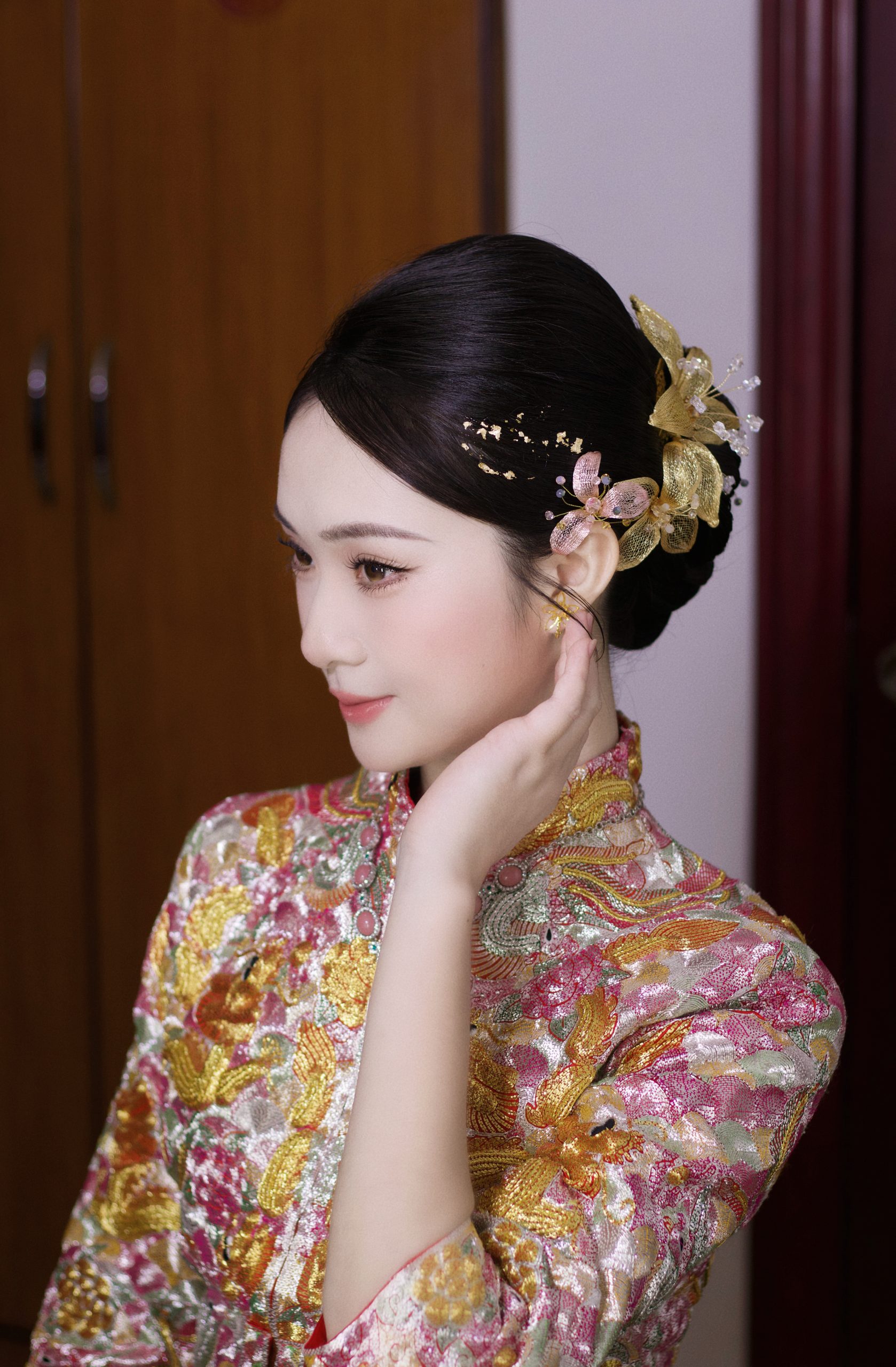 订婚仪式能穿龙凤褂吗？中式嫁衣订婚着装讲究