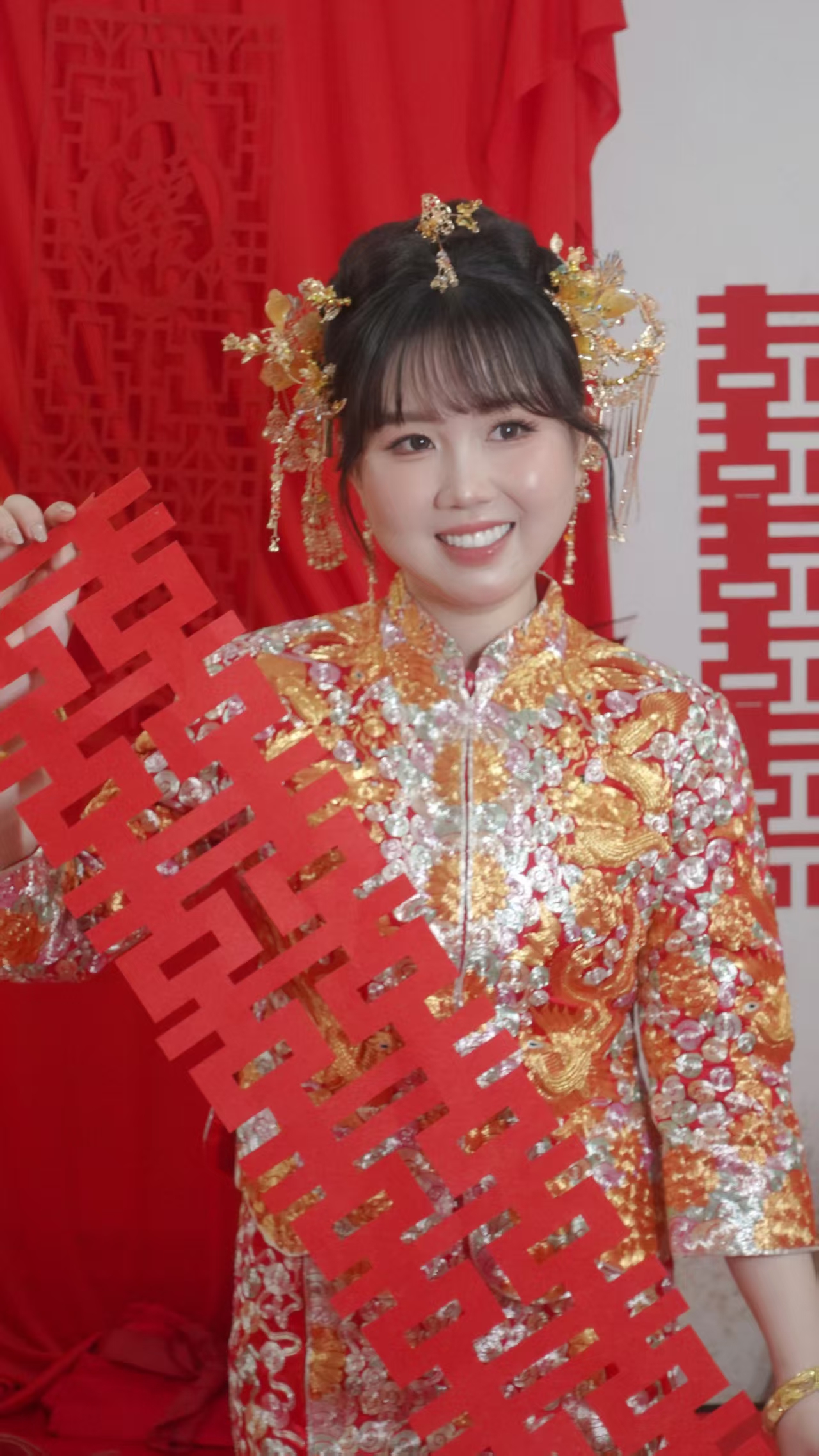 中式婚礼配色怎么和龙凤褂呼应？舞台背景的红要这样选